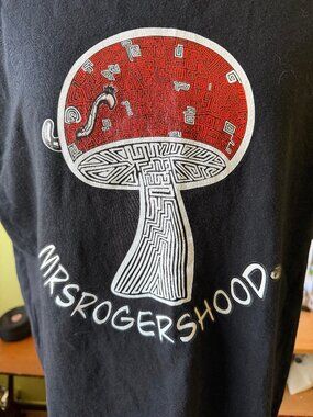 MrsRogersHood Mushroom Maze T-Shirt Black Unisex M RogersHood Worm Queen